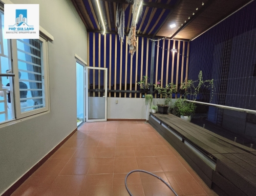 QUẬN 7 - NHÀ ĐẸP KTS THIẾT KẾ - SAU LƯNG BỘ CÔNG AN, GẦN CẦU PHÚ MỸ - 51M2 (5x10.5) - 3 TẦNG - SỔ VUÔNG, 5 T.Ỷ 7. 