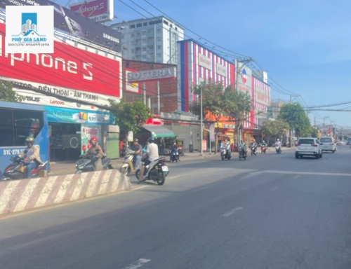 BÁN MẶT TIỀN ĐƯỜNG HUỲNH TẤN PHÁT - P. BÌNH THUẬN - QUẬN 7.