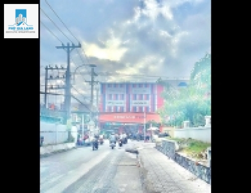 CHO THUÊ NHÀ HẺM 502 HUỲNH TẤN PHÁT - P . BÌNH THUẬN - QUẬN 7 .