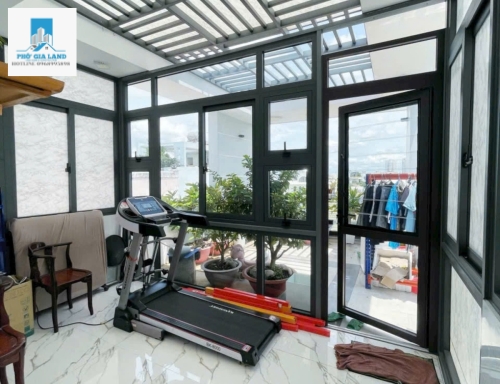 NHÀ 4 TẦNG, GÓC 2 MẶT TIỀN , XE HƠI NÉ NHAU .