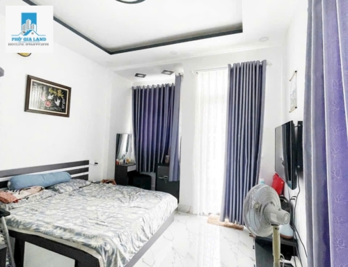 NHÀ 4 TẦNG, GÓC 2 MẶT TIỀN , XE HƠI NÉ NHAU .