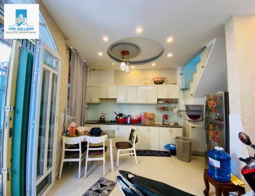 BÁN NHÀ HẺM 2266 HUỲNH TẤN PHÁT , NHÀ BÈ .