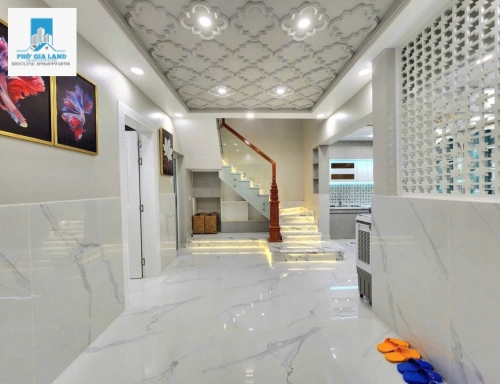 BÁN NHÀ HẺM ĐẸO HUỲNH TẤN PHÁT  , P. BÌNH THUẬN , QUẬN 7