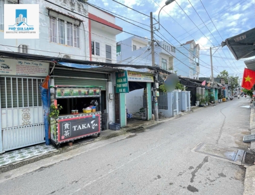 BÁN NHÀ 3 TẦNG - MẶT TIỀN HẺM XE HƠI , HUỲNH TẤN PHÁT - THỊ TRẤN NHÀ BÈ .