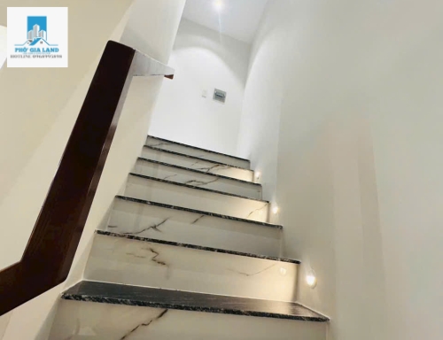 BÁN NHÀ HẺM MỚI XÂY HUỲNH TẤN PHÁT - P. TÂN PHÚ - QUẬN 7 .