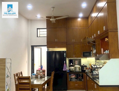 BÁN NHÀ 3 TẦNG , NỞ HẬU 2 MẶT TIỀN - KHU LÂM VĂN BỀN - QUẬN 7 . 