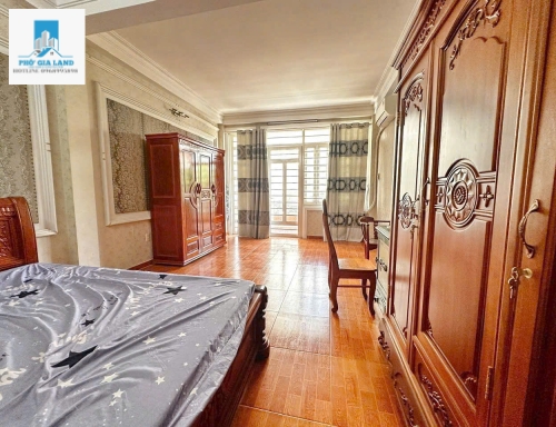 BÁN NHÀ HẺM Ô TÔ 8M - LÂM VĂN BỀN - QUẬN 7 .
