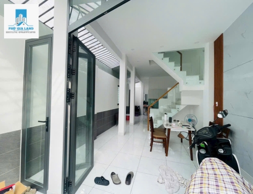 BÁN NHÀ 2 MẶT TIỀN HẺM Ô TÔ - KHU KIỀU ĐÀM - GẦN LOTTERMART - QUẬN 7 . 