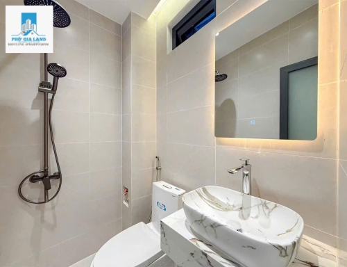 NHÀ HẺM MỚI VỪA HOÀN THIỆN HUỲNH TẤN PHÁT - P. PHÚ THUẬN - QUẬN 7 .