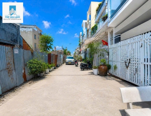 NHÀ 3 LẦU HẺM XE HƠI - HUỲNH TẤN PHÁT - NHÀ BÈ . 
