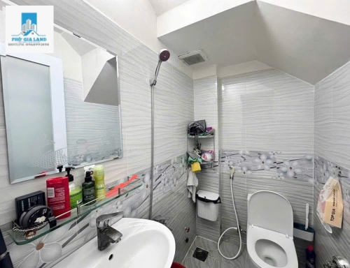 NHÀ 3 LẦU HẺM XE HƠI - HUỲNH TẤN PHÁT - NHÀ BÈ . 