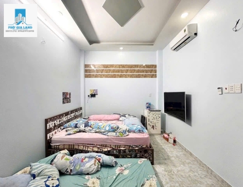NHÀ 3 LẦU HẺM XE HƠI - HUỲNH TẤN PHÁT - NHÀ BÈ . 
