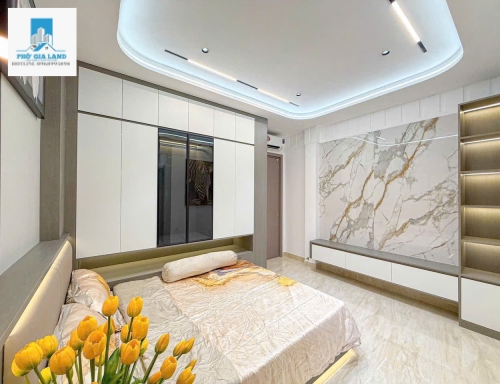 NHÀ 4 TẦNG CÓ THANG MÁY , HẺM XE HƠI - LÂM VĂN BỀN - QUẬN 7 . 
