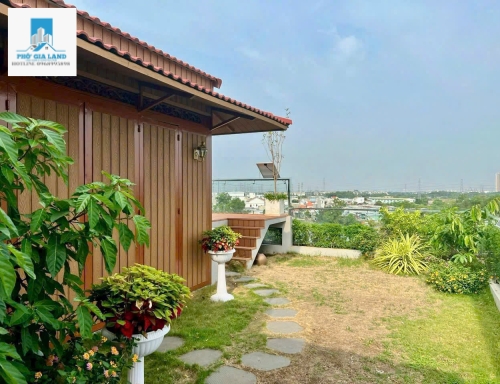 BÁN BIỆT THỰ CẠNH PHÚ MỸ HƯNG - NGUYỄN LƯƠNG BẰNG - QUẬN 7 . 