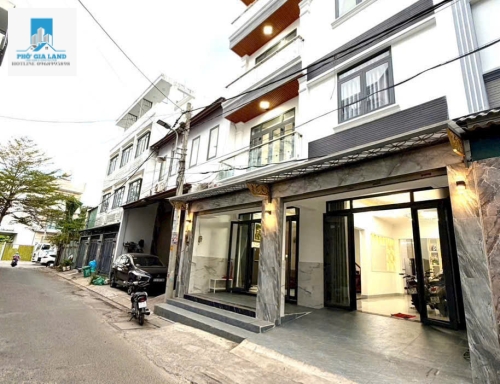 NHÀ 3 TẦNG - CÓ SÂN ĐẬU Ô TÔ - HUỲNH TẤN PHÁT , NHÀ BÈ . 