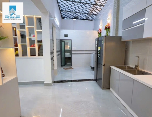 NHÀ 3 TẦNG - CÓ SÂN ĐẬU Ô TÔ - HUỲNH TẤN PHÁT , NHÀ BÈ . 