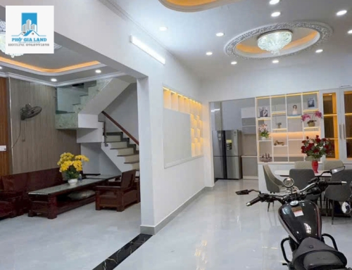 NHÀ 3 TẦNG - CÓ SÂN ĐẬU Ô TÔ - HUỲNH TẤN PHÁT , NHÀ BÈ . 