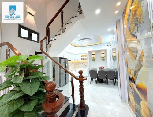 BÁN NHÀ HẺM 8M HUỲNH TẤN PHÁT - TT NHÀ BÈ . 