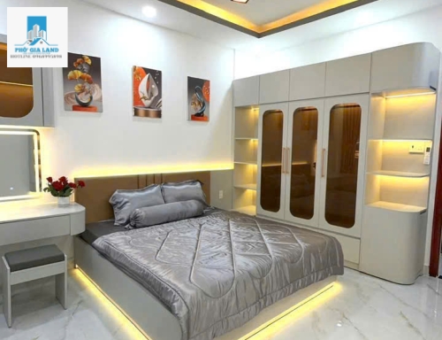 BÁN NHÀ HẺM 8M HUỲNH TẤN PHÁT - TT NHÀ BÈ . 