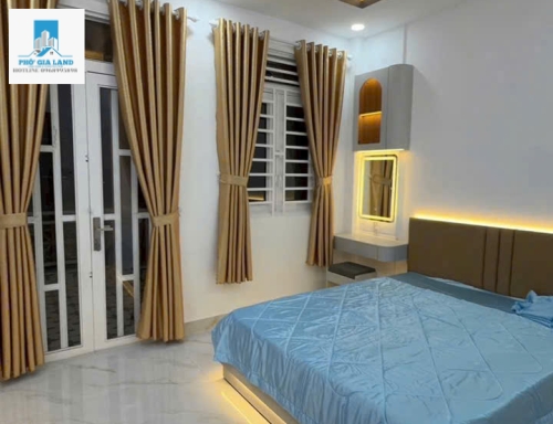 BÁN NHÀ HẺM 8M HUỲNH TẤN PHÁT - TT NHÀ BÈ . 