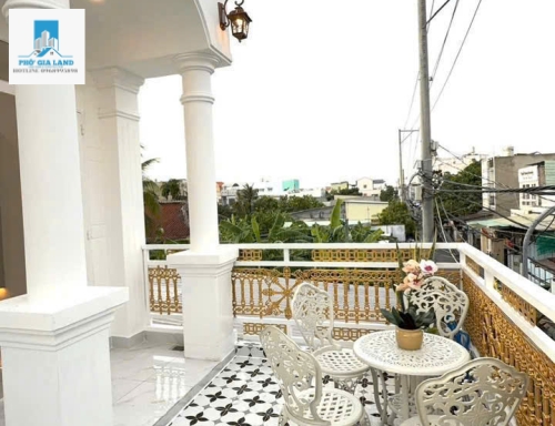 BÁN NHÀ HẺM 8M HUỲNH TẤN PHÁT - TT NHÀ BÈ . 