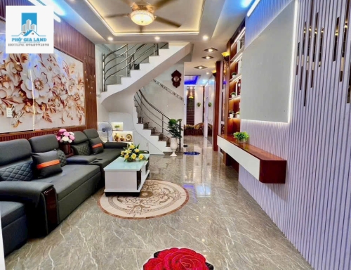 NHÀ ĐẸP GÓC 2 MẶT TIỀN, HẺM XE HƠI - GẦN HUỲNH TẤN PHÁT - NHÀ  BÈ.