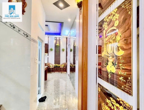 NHÀ ĐẸP GÓC 2 MẶT TIỀN, HẺM XE HƠI - GẦN HUỲNH TẤN PHÁT - NHÀ  BÈ.