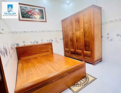 NHÀ ĐẸP GÓC 2 MẶT TIỀN, HẺM XE HƠI - GẦN HUỲNH TẤN PHÁT - NHÀ  BÈ.
