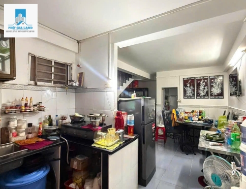 NHÀ HẺM KINH DOANH HUỲNH TẤN PHÁT - P. PHÚ THUẬN - QUẬN 7 .