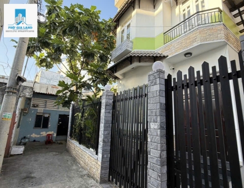 VILLA MINI CĂN GÓC - SÂN VƯỜN RIÊNG - GẦN KHU HIMLAM , QUẬN 7 . 