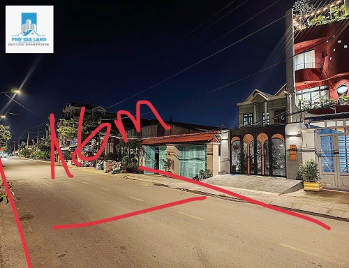 NHÀ MỚI XÂY , CÓ THANG MÁY - MẶT TIỀN ĐƯỜNG 20M - NHÀ BÈ . 