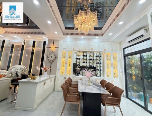BÁN NHÀ 3 TẦNG CÓ THANG MÁY - ĐƯỜNG D6 , KHU TÁI ĐỊNH CƯ , QUẬN 7. 