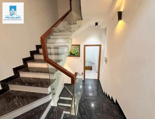 BÁN NHÀ MỚI - HẺM XE HƠI QUAY ĐẦU - QUẬN 8 . 