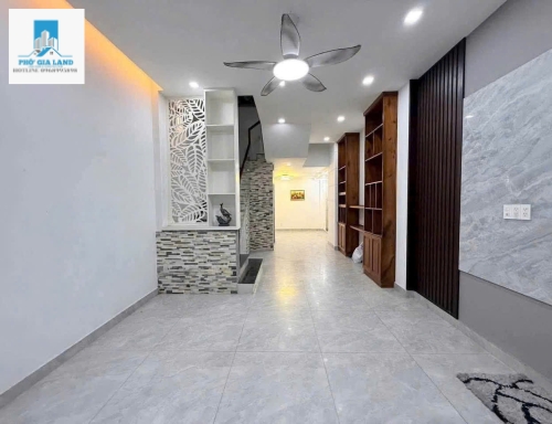 BÁN NHÀ MỚI - HẺM XE HƠI QUAY ĐẦU - QUẬN 8 . 