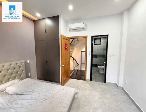 BÁN NHÀ MỚI - HẺM XE HƠI QUAY ĐẦU - QUẬN 8 . 