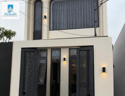 NHÀ MỚI XÂY - FULL NỘI THẤT - SÂN TRƯỚC SAU RỘNG RÃI - KHO B, NHÀ BÈ . 