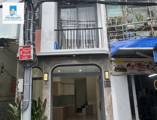 NHÀ MẶT TIỀN CHỢ - HẺM 861 TRẦN XUÂN SOẠN - QUẬN 7 . 