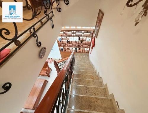 CHO THUÊ NHÀ ĐƯỜNG D7 - KDC PHẠM HỮU LẦU , QUẬN 7 .