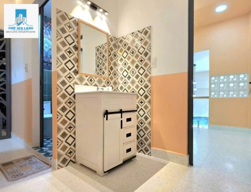 BÁN NHÀ HẺM 1135 HUỲNH TẤN PHÁT - P. PHÚ THUẬN - QUẬN 7 . 