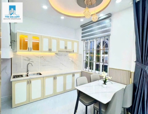 NHÀ BÈ : SỔ HỒNG - CÔNG CHỨNG NHÀ NƯỚC - XE HƠI ĐIỆN VINFAS 3 ĐẾN TẬN NƠI .