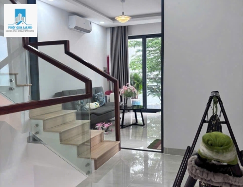 NHÀ 4 TẦNG - 2 MẶT TIỀN HẺM - FULL NỘI THẤT CAO CẤP .
