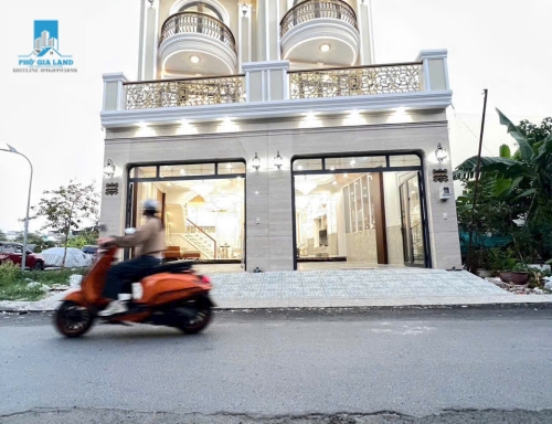 MẶT TIỀN HẺM XE HƠI 12M - HUỲNH TẤN PHÁT , NHÀ BÈ .