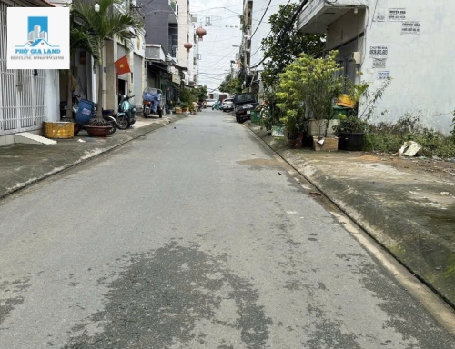 NHÀ 2 TẦNG HẺM Ô TÔ - HUỲNH TẤN PHÁT , QUẬN 7 . 
