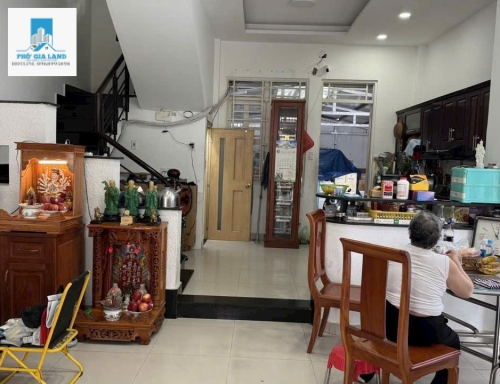 NHÀ 2 TẦNG HẺM Ô TÔ - HUỲNH TẤN PHÁT , QUẬN 7 . 