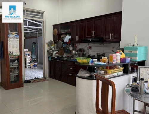 NHÀ 2 TẦNG HẺM Ô TÔ - HUỲNH TẤN PHÁT , QUẬN 7 . 