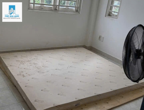NHÀ 2 TẦNG HẺM Ô TÔ - HUỲNH TẤN PHÁT , QUẬN 7 . 