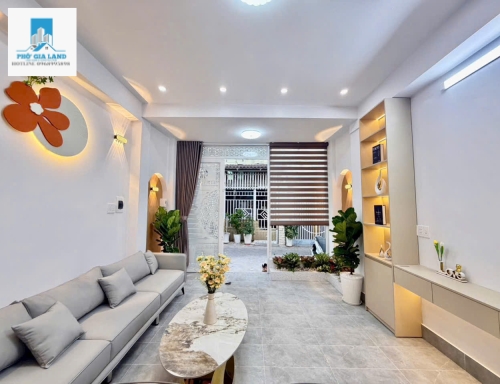 NHÀ BÈ : NHÀ CẤP 4 - FULL NỘI THẤT - Ô TÔ TẬN CỬA . 