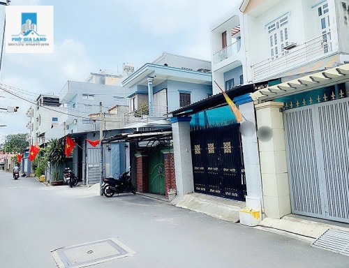 NHÀ PHÂN LÔ XE HƠI , ĐƯỜNG NHỰA - HUỲNH TẤN PHÁT, PHÚ THUẬN, QUẬN 7 .