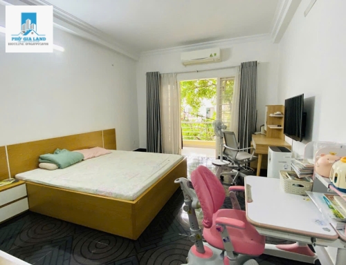 NHÀ PHÂN LÔ XE HƠI , ĐƯỜNG NHỰA - HUỲNH TẤN PHÁT, PHÚ THUẬN, QUẬN 7 .