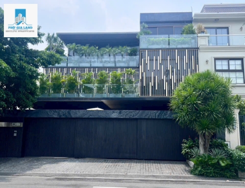 BIỆT THỰ CAO CẤP MỸ GIA , PHÚ MỸ HƯNG - HỒ BƠI + THANG MÁY . 